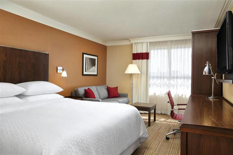 Four Points By Sheraton Kitchener-Waterloo Buitenkant foto